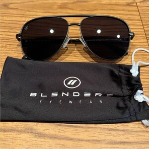 Blenders shadow assertive style sunglasses